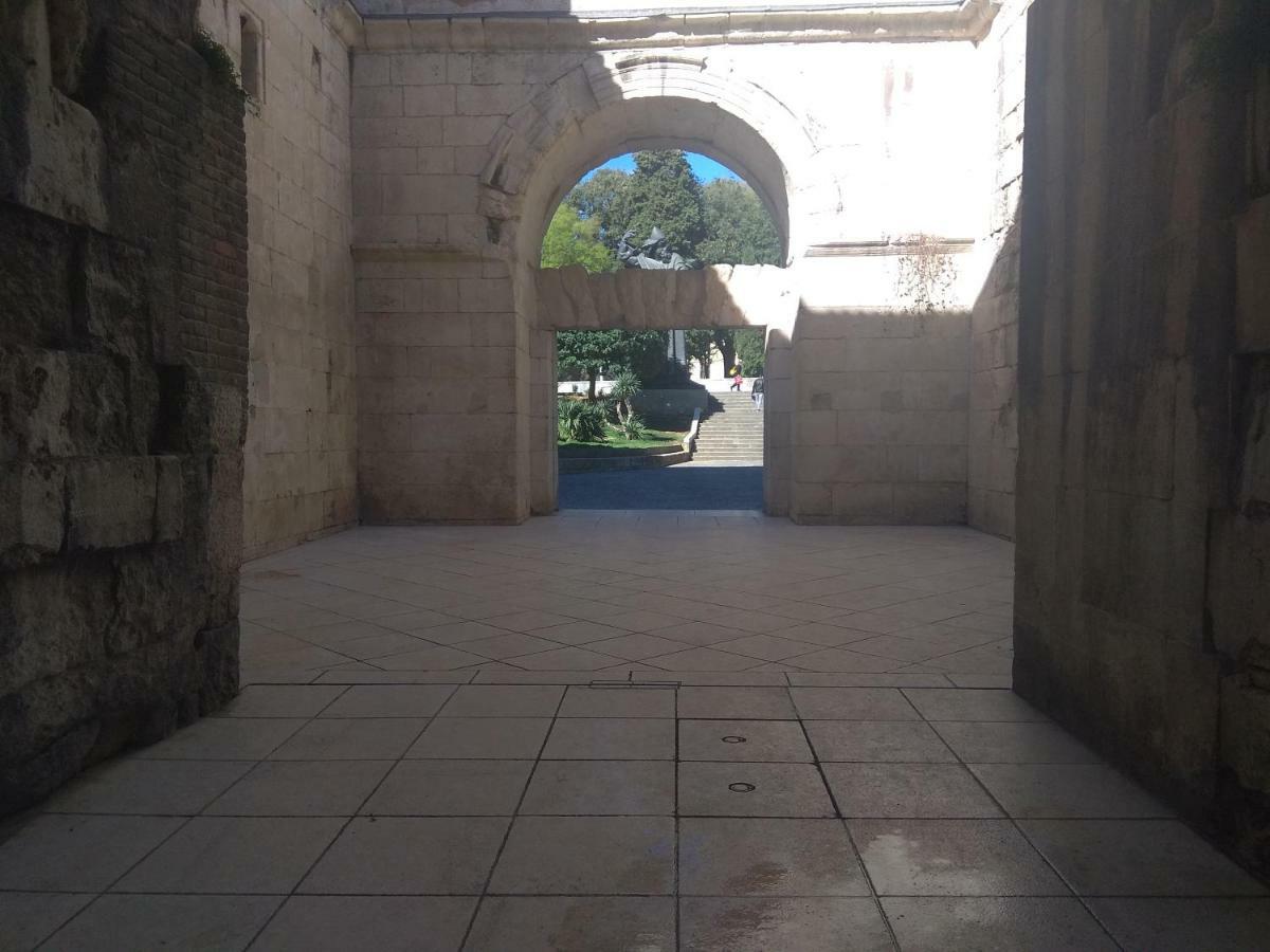 דירות ספליט Apartman Dario מראה חיצוני תמונה
